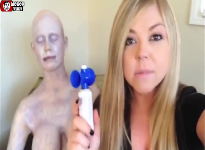 Video :She gives her girlfriend an extremely lewd joke